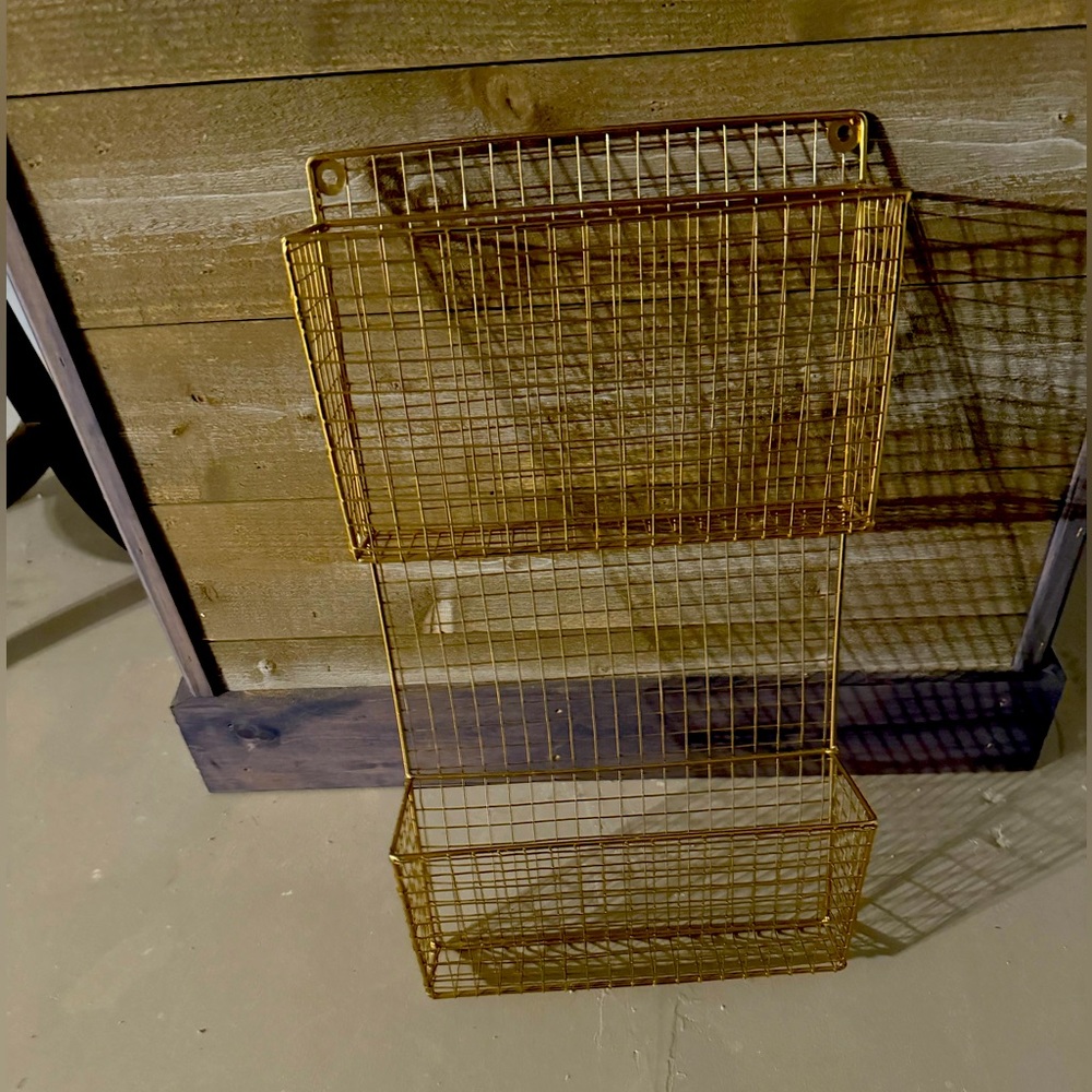 Gold mail holder